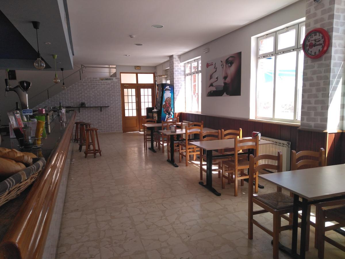 Hostal El Tropezon Matallana de Valmadrigal Kültér fotó
