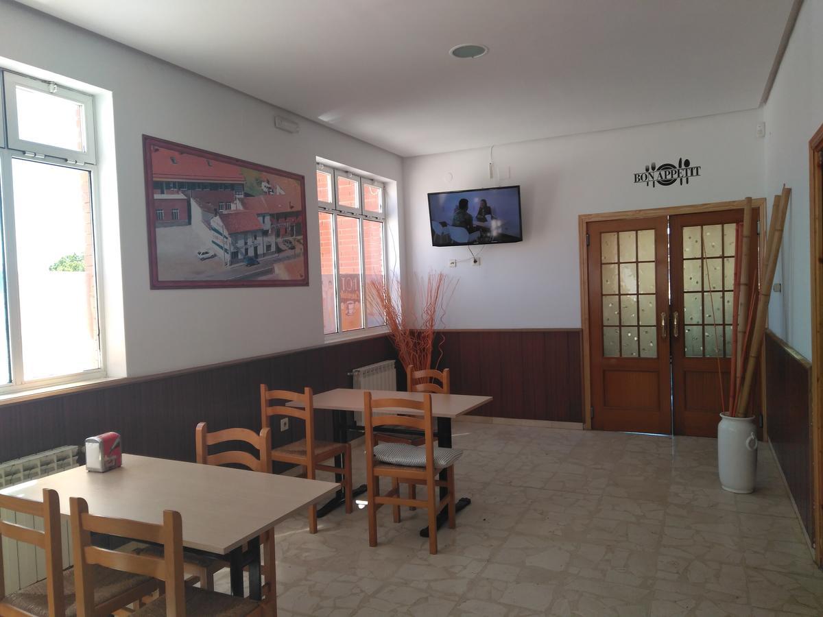 Hostal El Tropezon Matallana de Valmadrigal Kültér fotó
