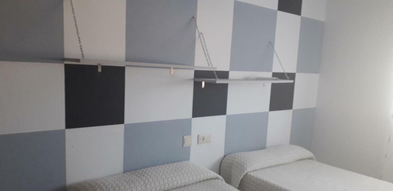 Hostal El Tropezon Matallana de Valmadrigal Kültér fotó