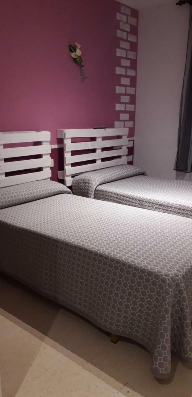 Hostal El Tropezon Matallana de Valmadrigal Kültér fotó